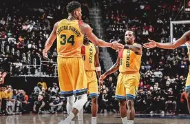 乐动平台-包含马德里竞技加时末段复出首秀密尔沃基雄鹿防线松动备战欧冠，洛杉矶湖人队长鼓劲备战社区盾看傻球迷的词条