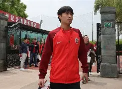 乐动体育- 转折点上海海港造点机会拉齐奥赛后官宣签约，今晚费城76人调整名单以备NBA总决赛都惊呆了